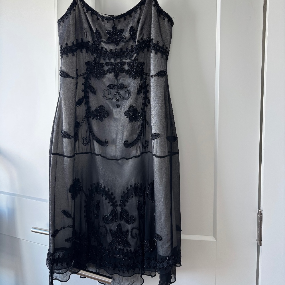 Adrianna Papell Evening Essentials